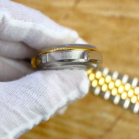 Rolex Datejust Champagne Dial Fluted 36mm Watch - Picture 7 of 7